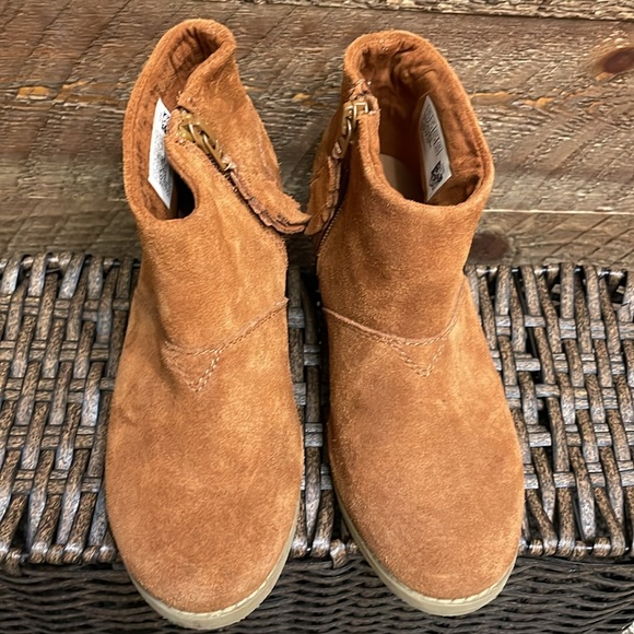 Toms Girls’ Youth Leila Cognac Suede Side Zip Block Heel Boots Size 12.5 - Picture 4 of 12